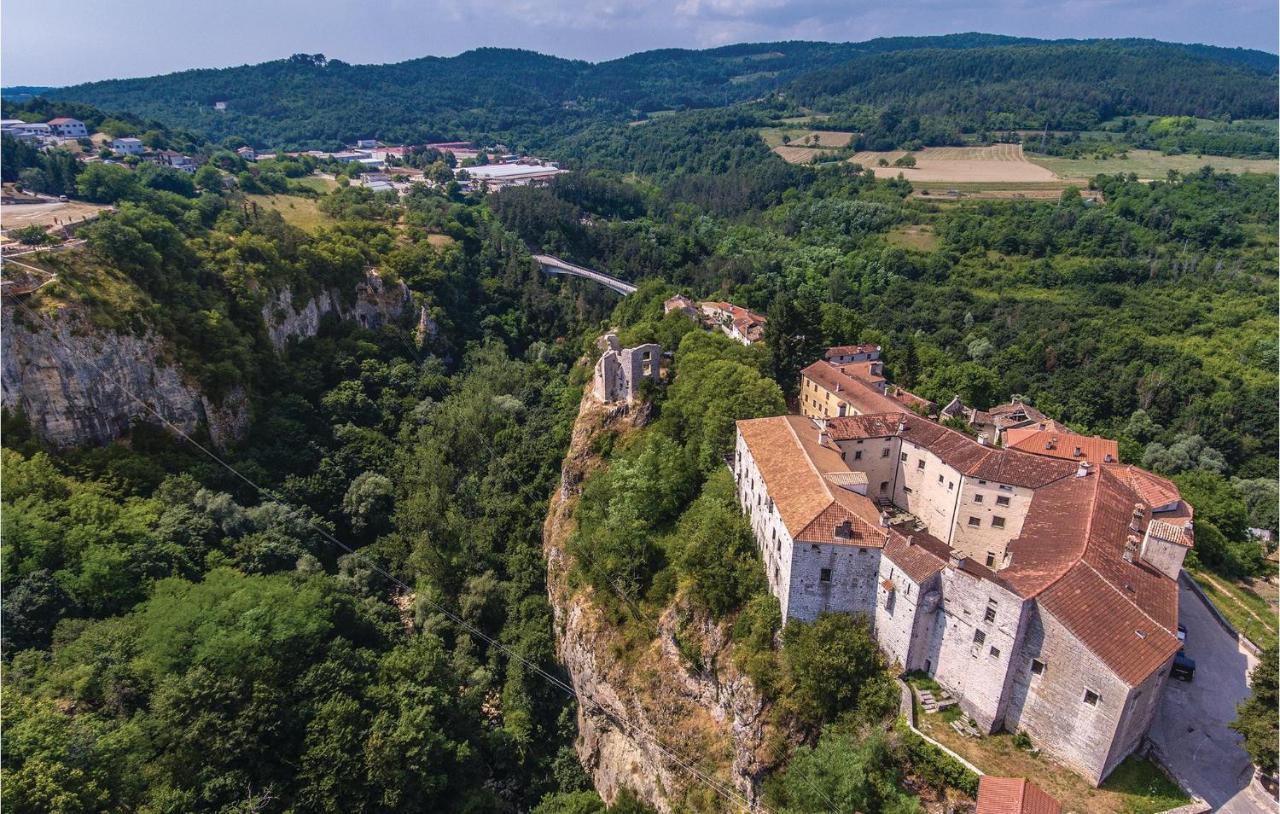 Amazing Apartment In Pazin With Wifi Katun Lindarski Buitenkant foto
