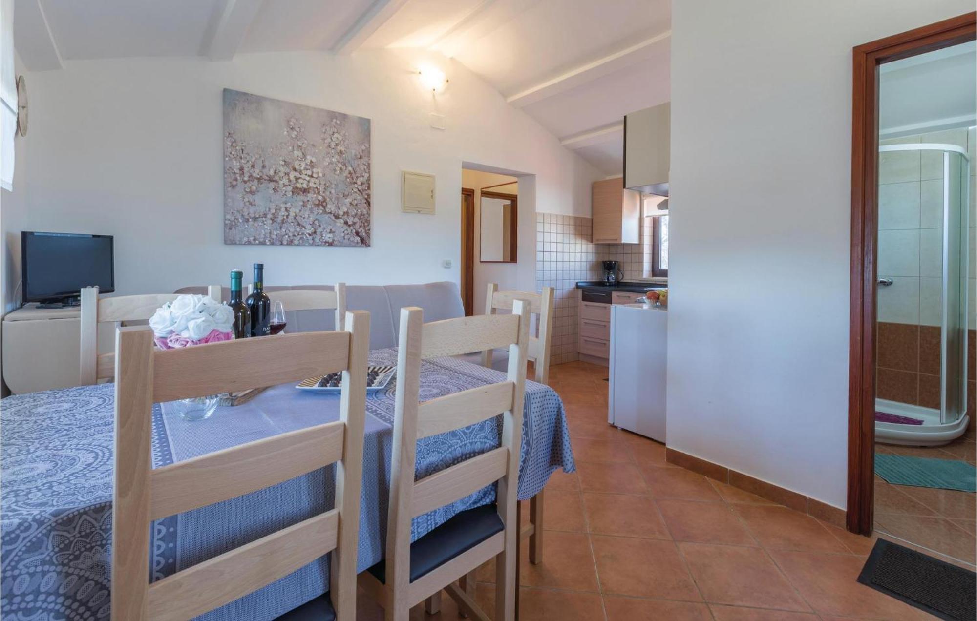 Amazing Apartment In Pazin With Wifi Katun Lindarski Buitenkant foto