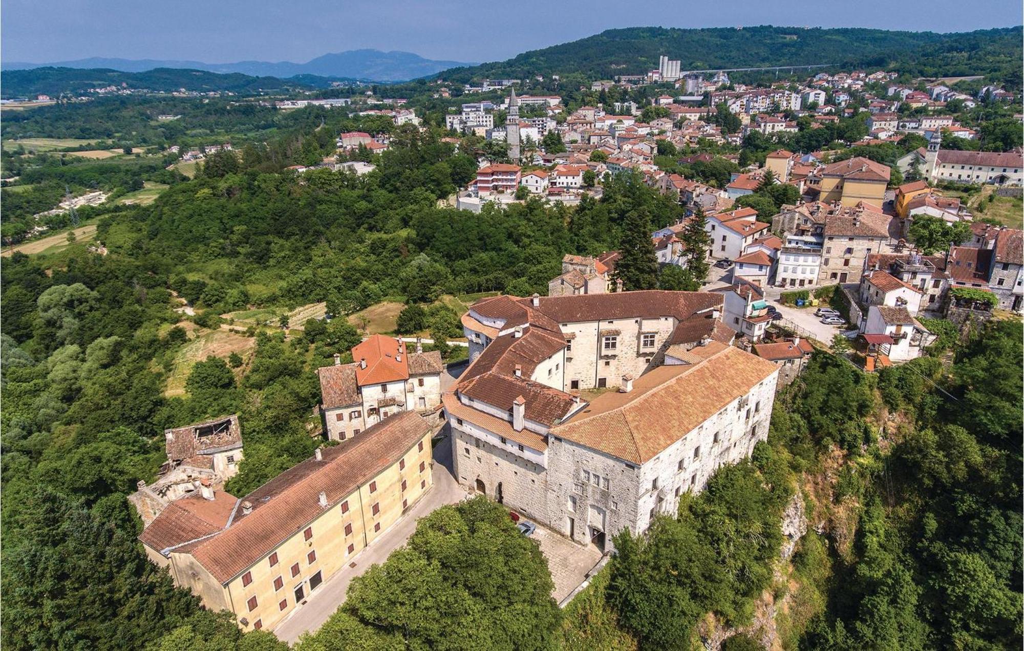 Amazing Apartment In Pazin With Wifi Katun Lindarski Buitenkant foto